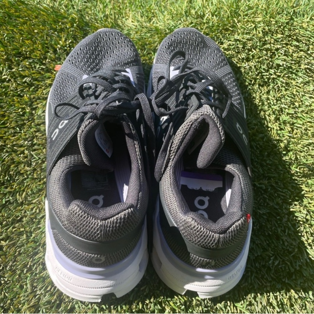Women’s On Cloudswift Running Shoes sz 9.5